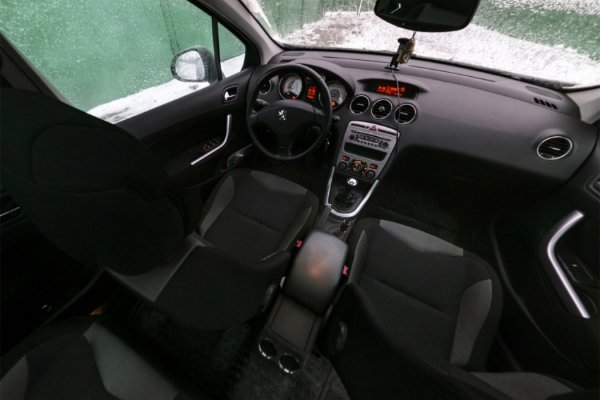 Виртуальная 3D панорама салона автомобиля Peugeot 308